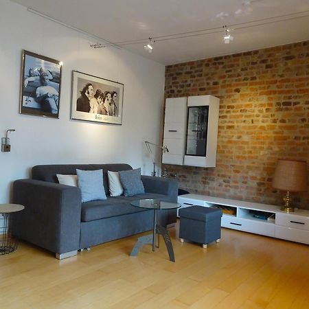 Landhausstil Trifft Moderne Muhlheim am Main Buitenkant foto
